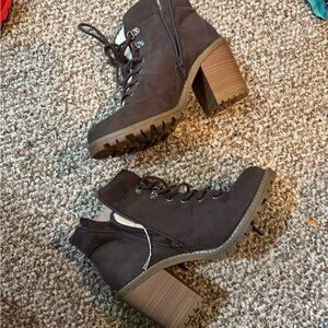 BOOTIES - never worn